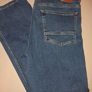 Tommy Bahama Men's Slim Straight Jeans in Medium Blue 36x30